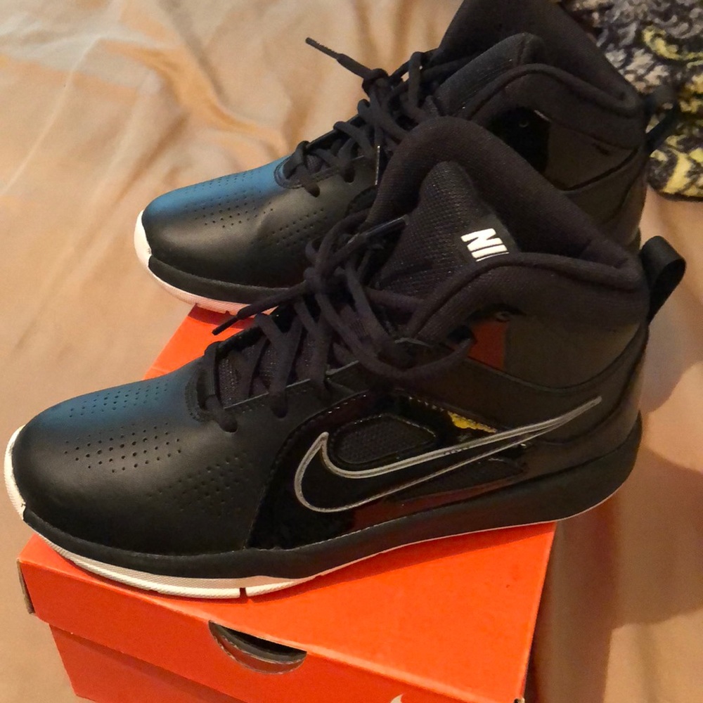 Nike Team Hustle D 6’s